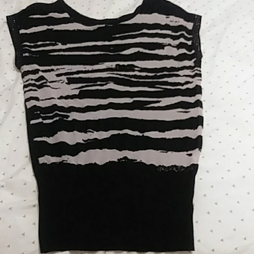 Top - Picture 2 of 6